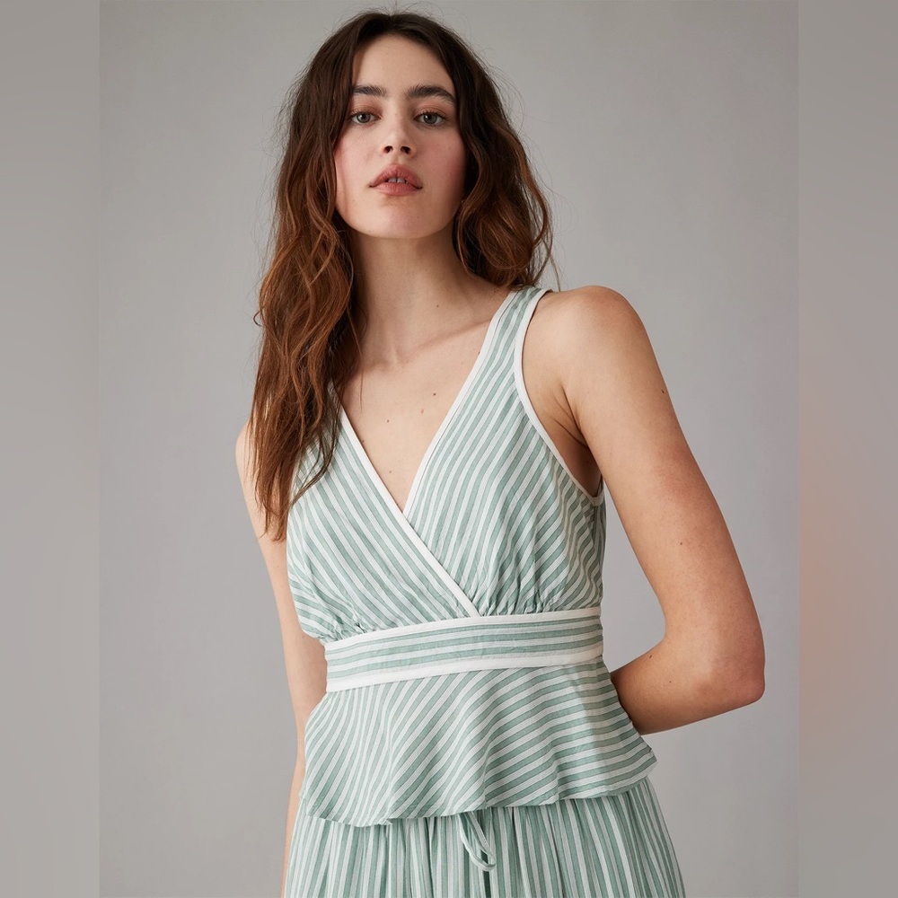 AMERICAN EAGLE OUTFITTERS Tie Back Tank Top in Green